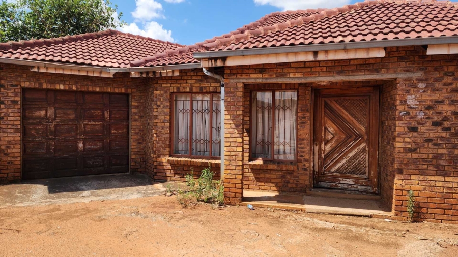 3 Bedroom Property for Sale in Geelhoutpark North West